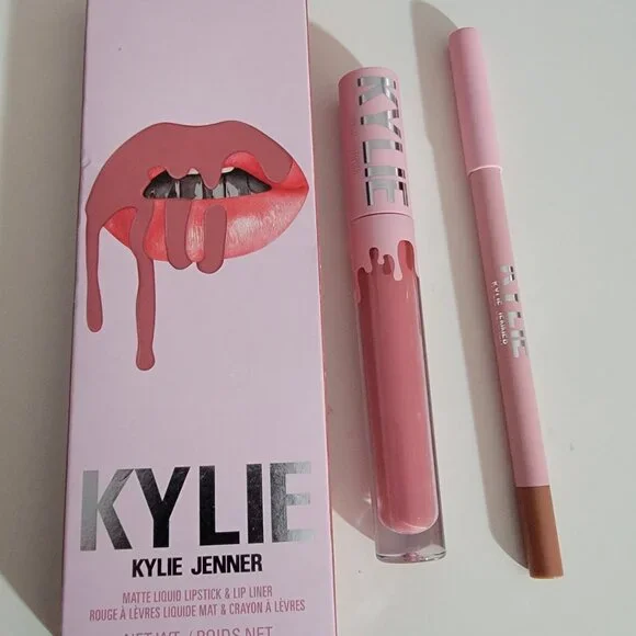 New Kylie Matte Liquid Lipstick and Lip Liner Kit – Shade  Kylie 808 - Picture 2 of 8